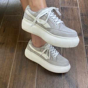 Madden Girl Olliee Taupe Grey Sneaker size 8.5